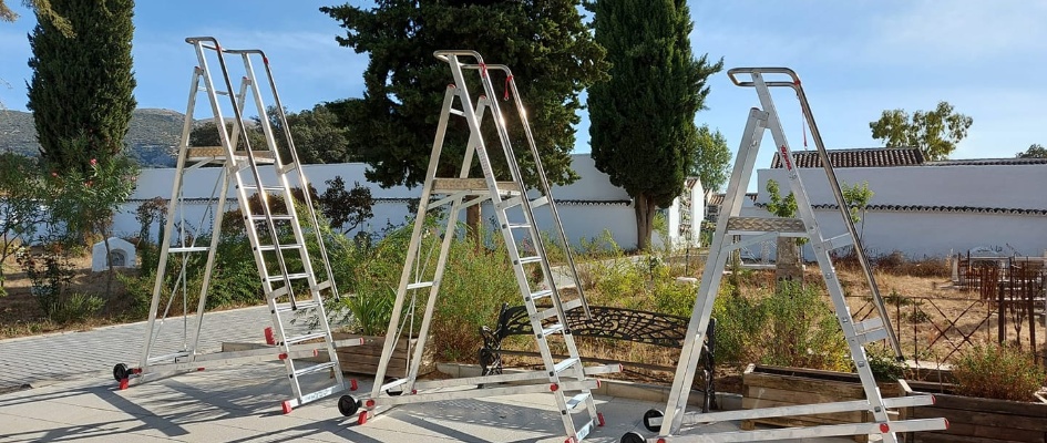 ESCALERAS CEMENTERIO